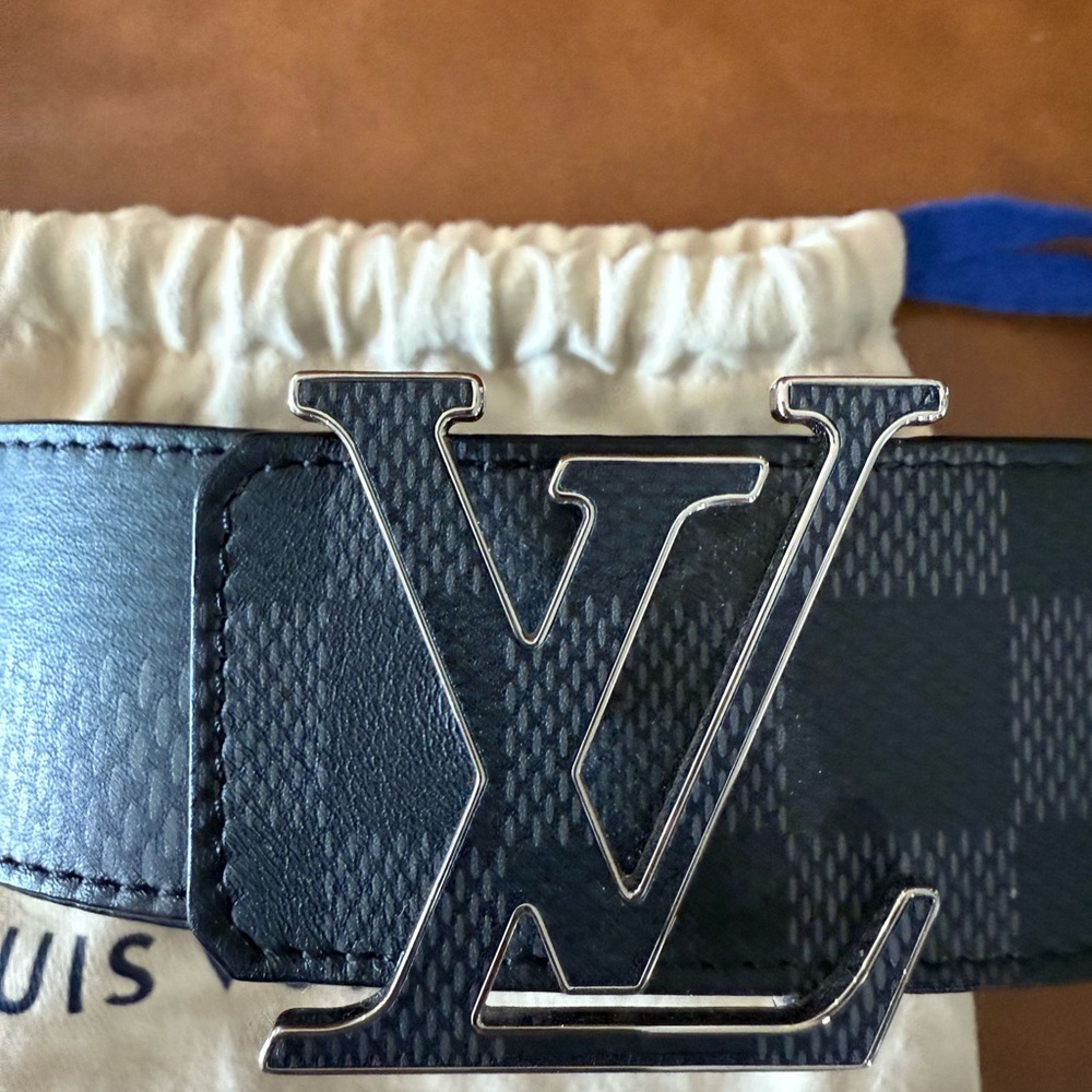 RARE Louis Vuitton Dark Checkered Belt with Silver Logo in pristine condition. - Picture 3 of 5